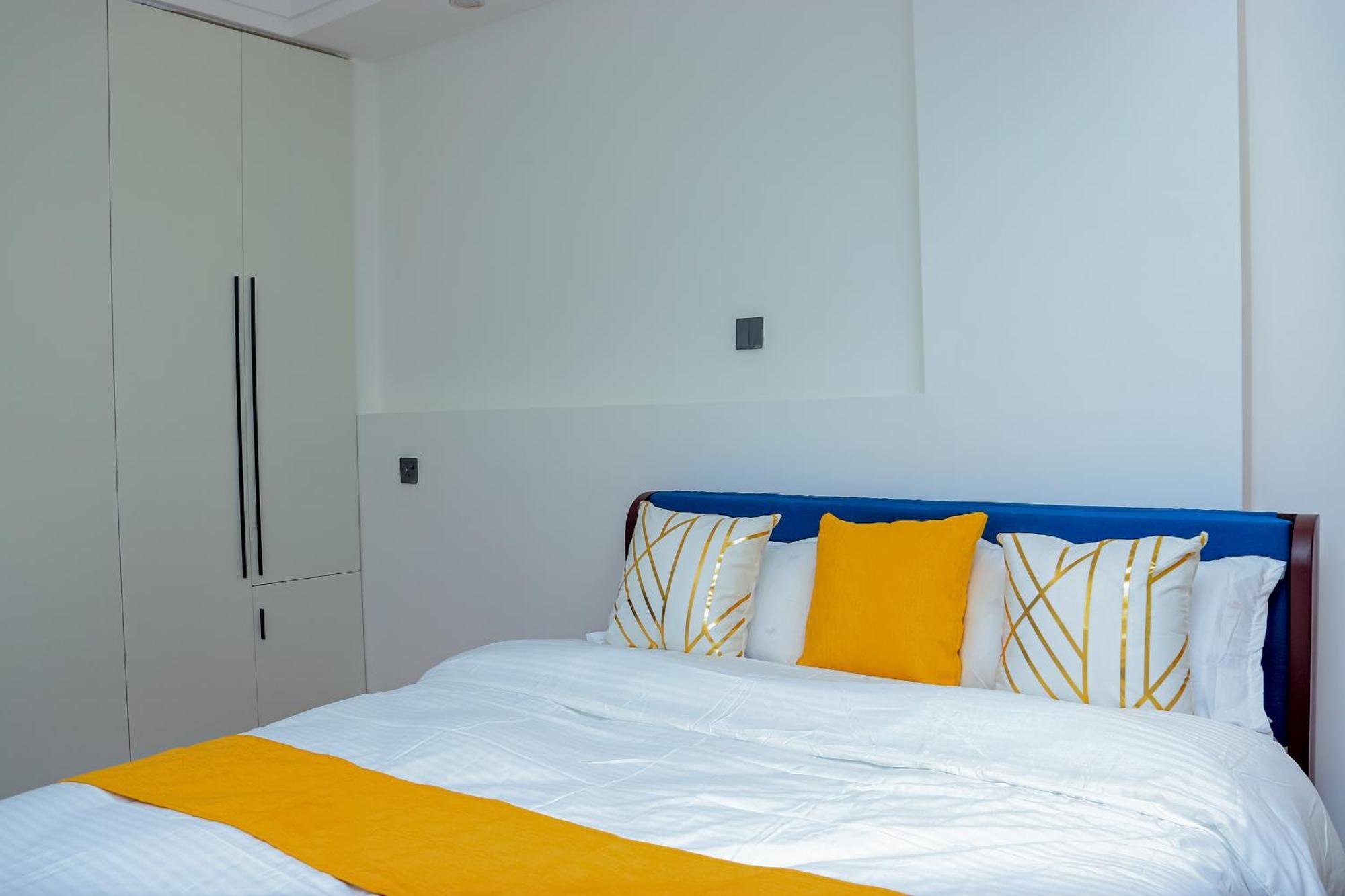 Apartment Modern 1-bedroom In With Balcony, Gym, & Fast Wifi